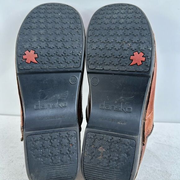 Women’s Dansko XP Size 38 Brown Tooled Leather Clogs, Nursing Comfort Shoes - Picture 5 of 6